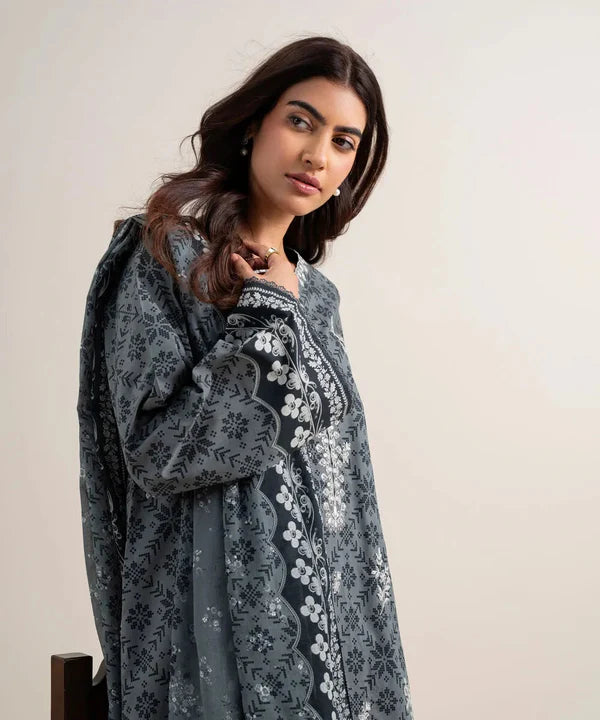 Sapphire Summer '26 - 3 Piece - Embroidered Lawn Suit - 3pedys26v552