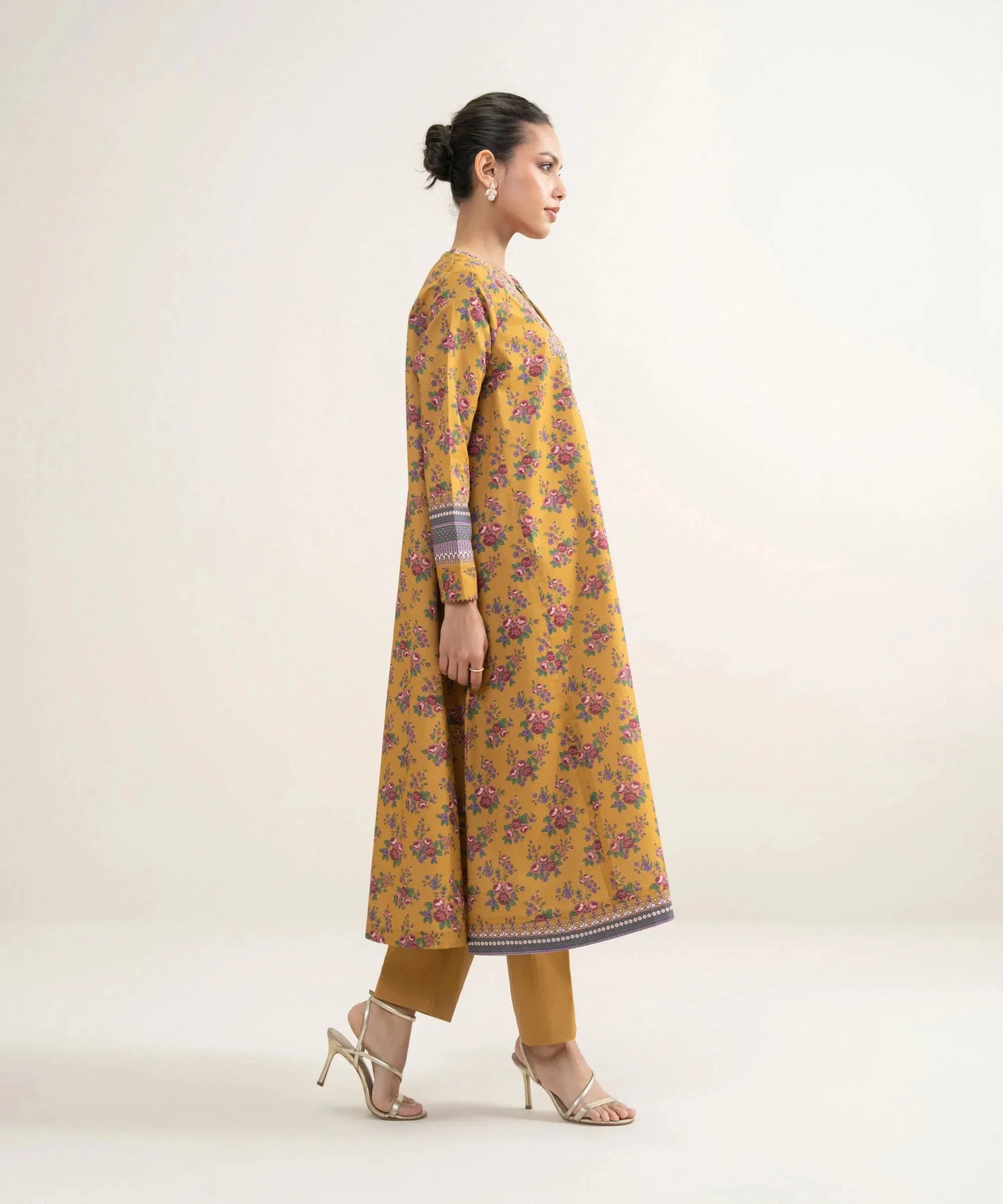 Sapphire Summer '26 - 3 Piece - Embroidered Lawn Suit - U2dedys26v59