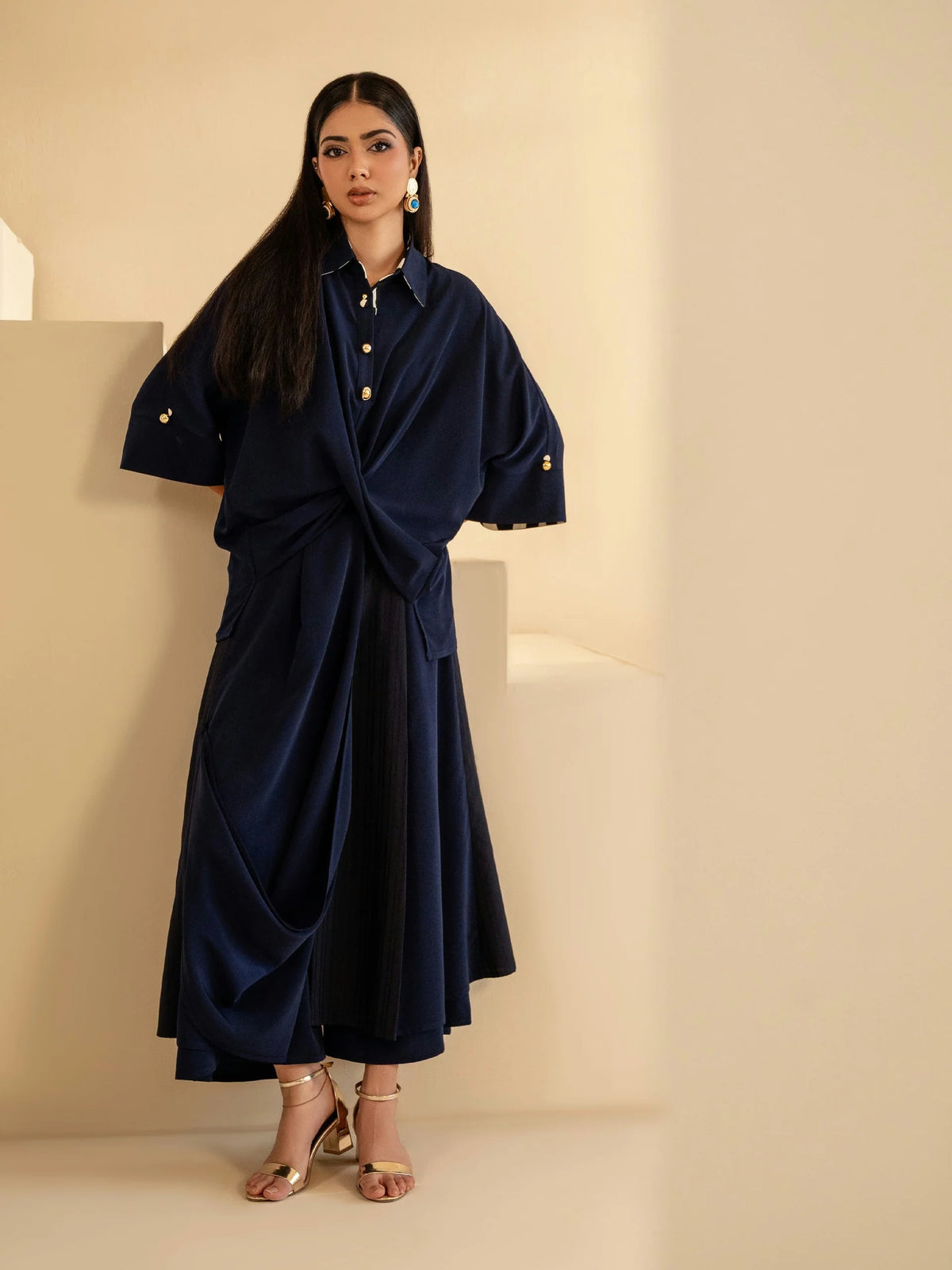 Iqa Lea '26 - Livia - Navy Blue