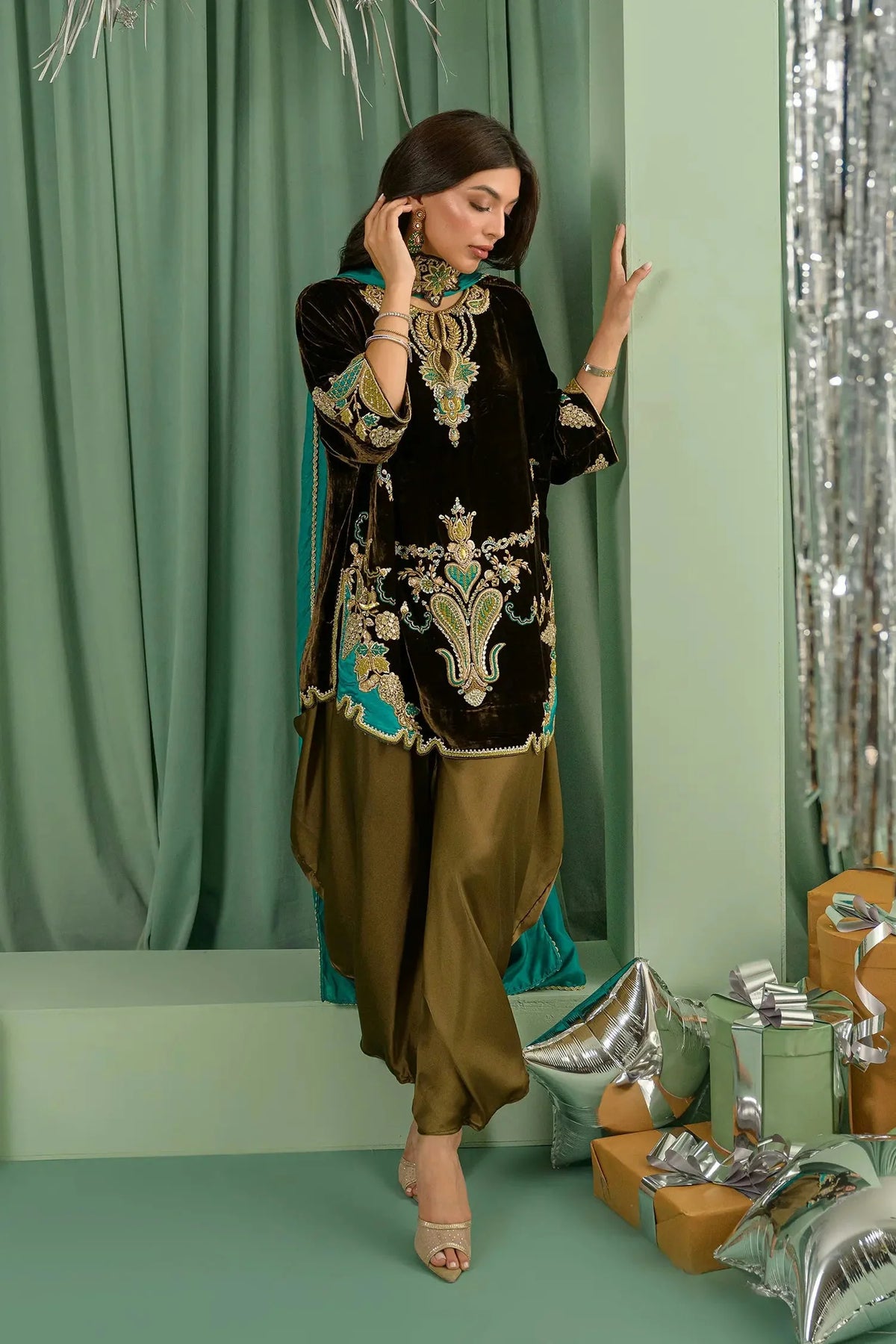 Flairs Studio Lustre The Velvet Glow '26 - Mocha Tarte