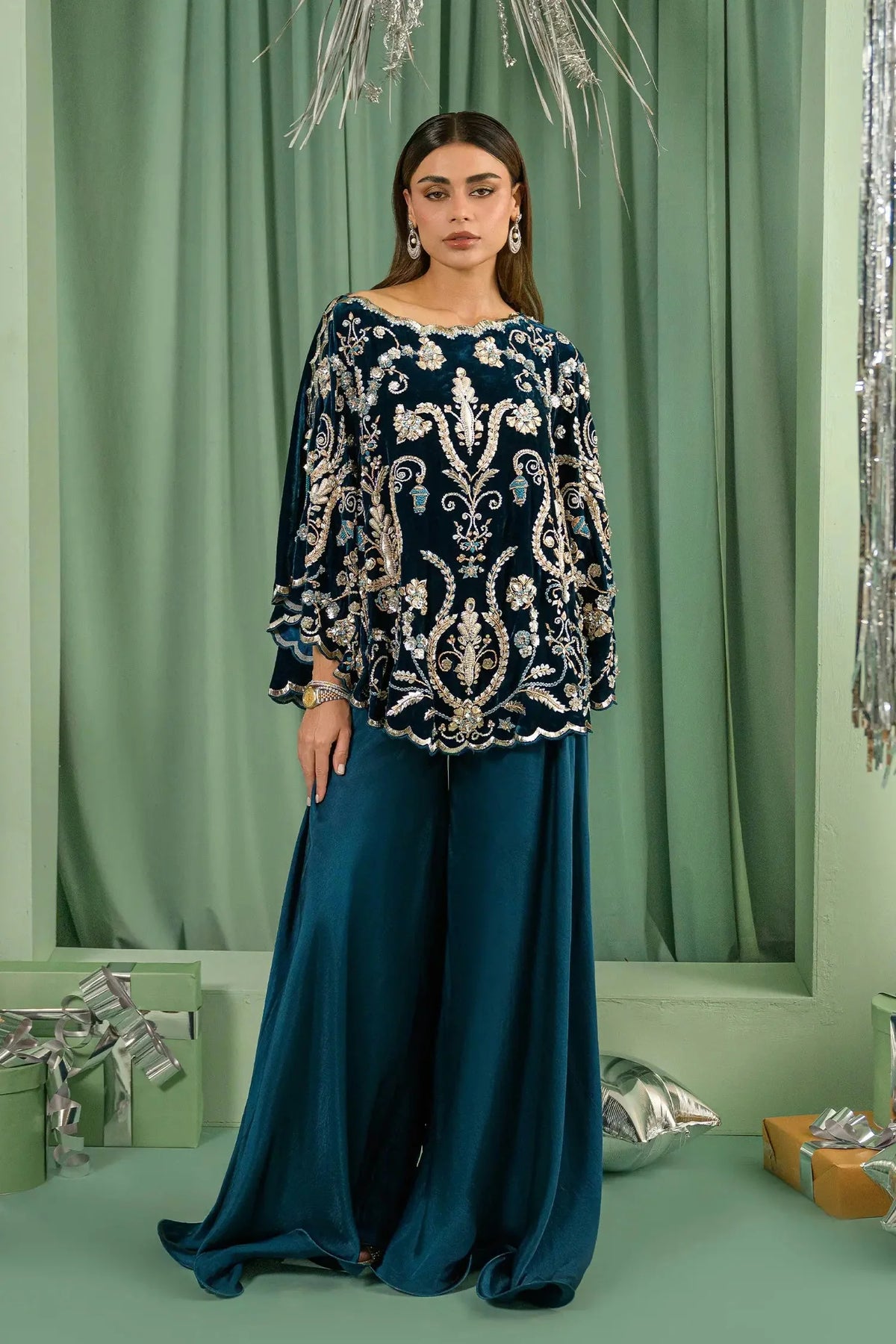 Flairs Studio Lustre The Velvet Glow '26 - Navy Glaze