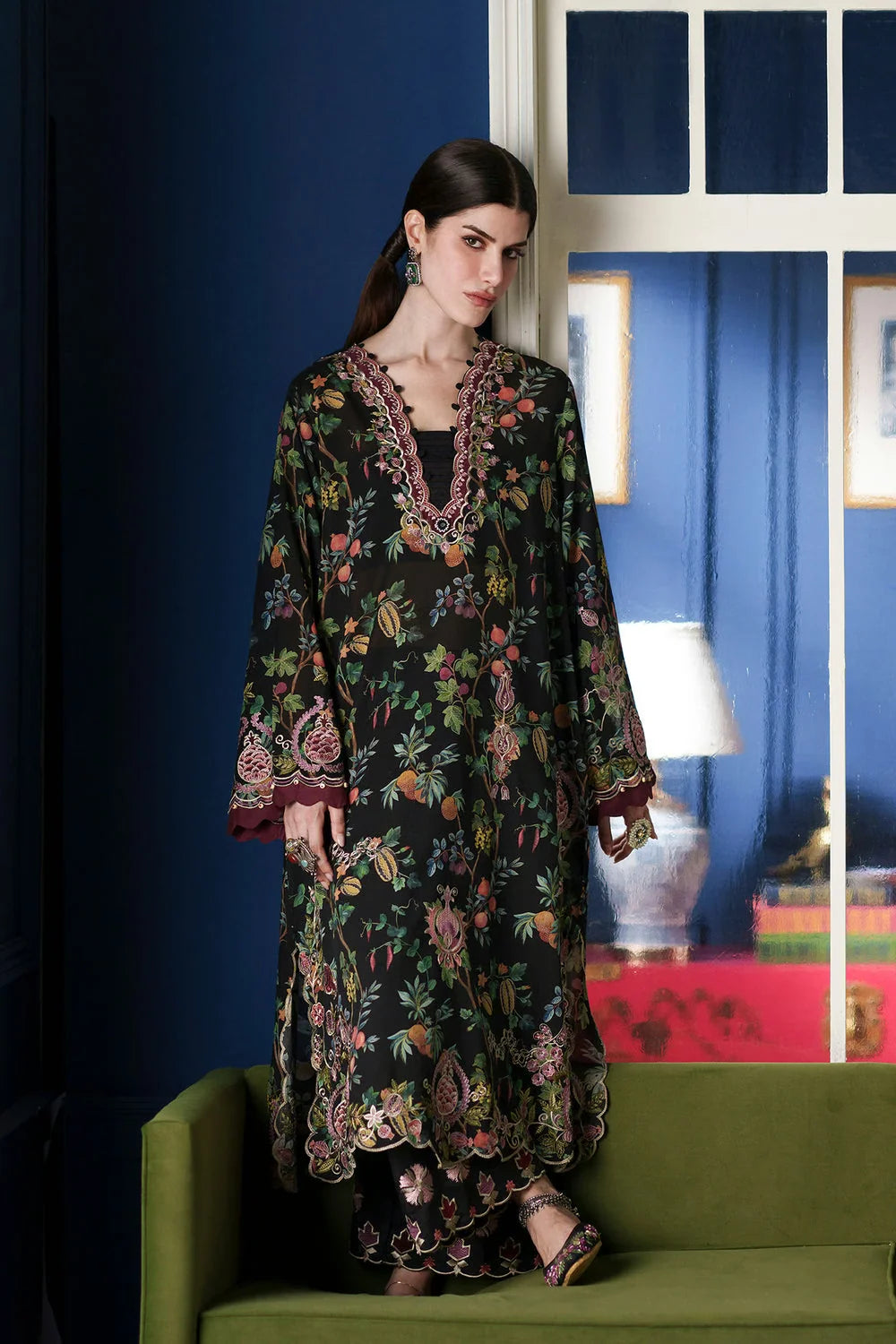 Ethnc Rozana '26 - Embroidered Suit | E4522/103/902