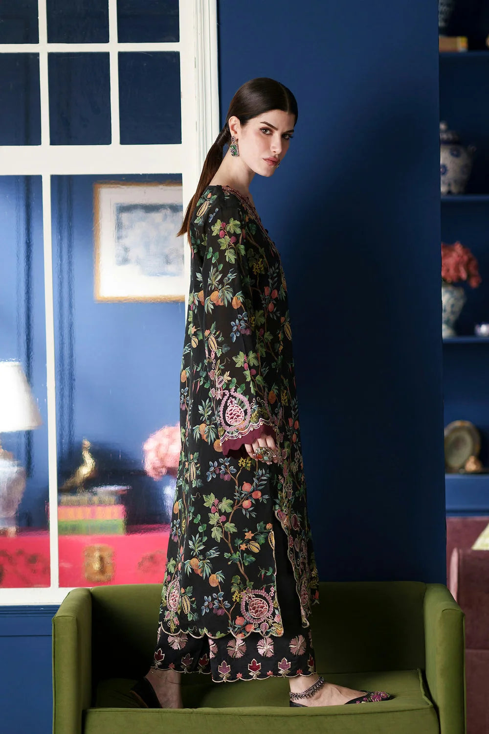 Ethnc Rozana '26 - Embroidered Suit | E4522/103/902