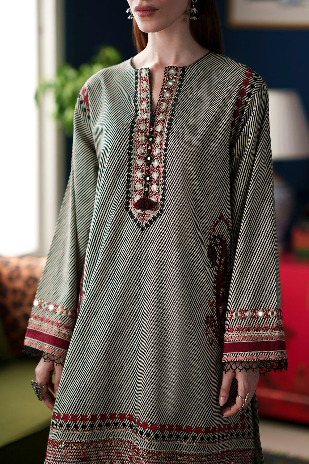 Ethnc Rozana '26 - Embroidered Suit | E4546/103/005