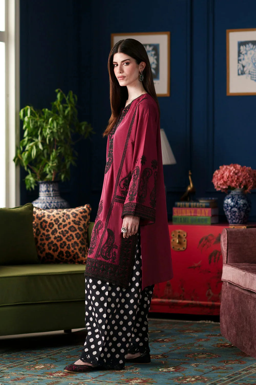 Ethnc Rozana '26 - Embroidered Suit | E4623/103/320
