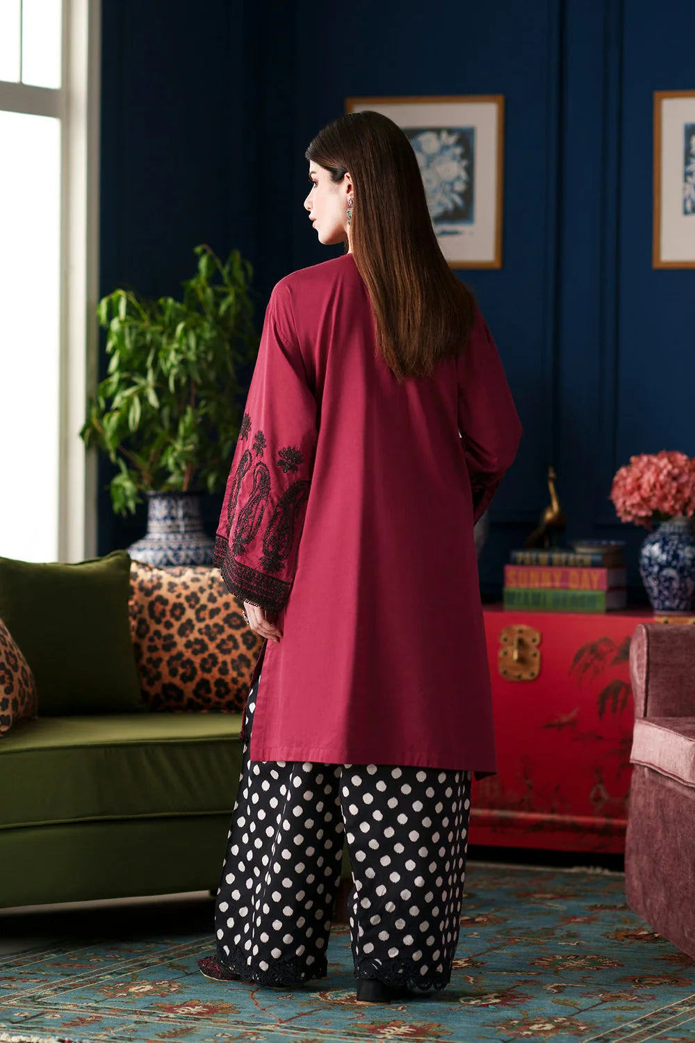 Ethnc Rozana '26 - Embroidered Suit | E4623/103/320