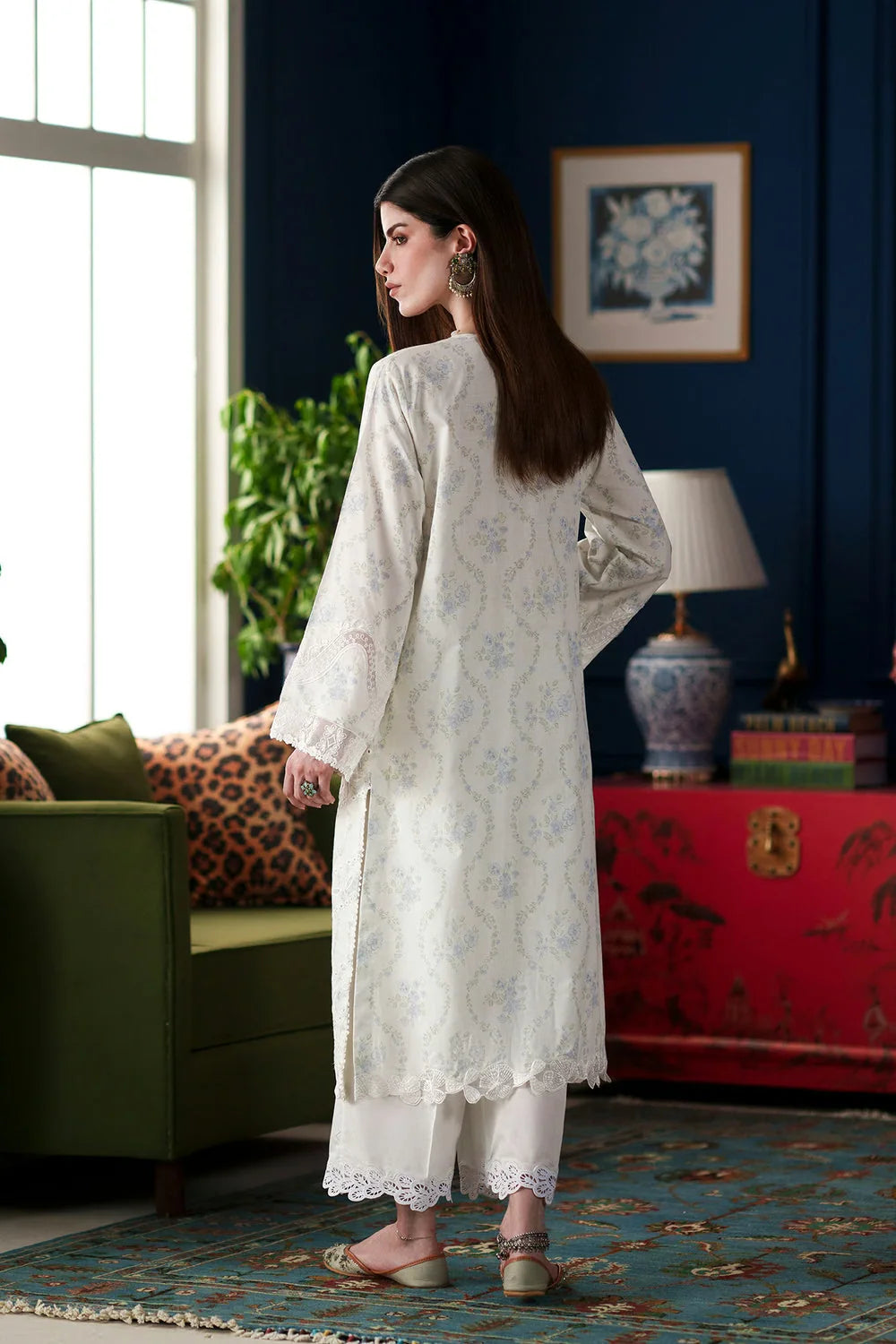 Ethnc Rozana '26 - Embroidered Suit | E4626/103/002