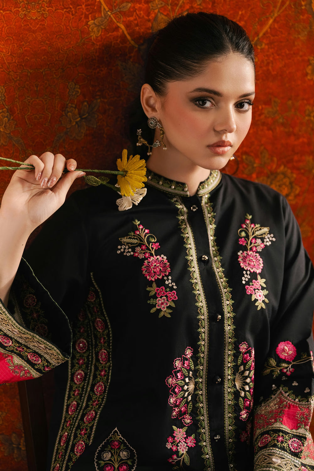 Ethnc Rozana Winter Drop 1 '26 - EMBROIDERED SUIT | E4701/103/901