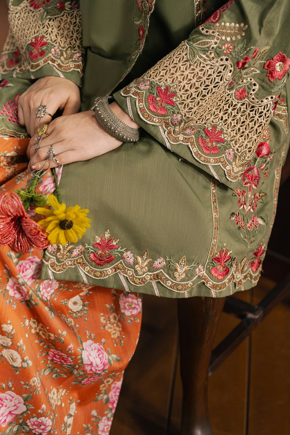 Ethnc Rozana Winter Drop 1 '26 - EMBROIDERED SUIT | E4748-103-121