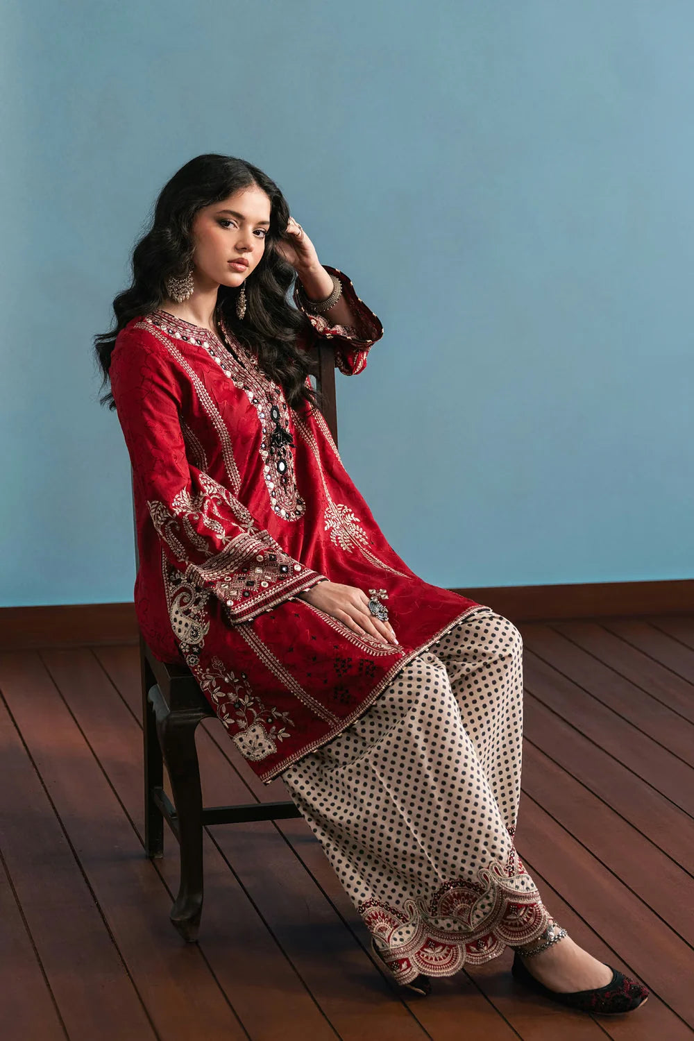Ethnc Rozana Winter Drop 1 '26 - EMBROIDERED SUIT | E4752-103-415