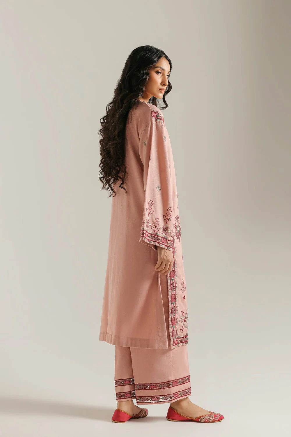 Ethnc Rozana '26 - EMBROIDERED SUIT | E4877-103-315