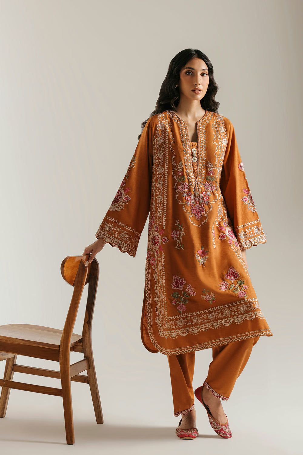 Ethnc Rozana '26 - EMBROIDERED SUIT | E4910-103-202