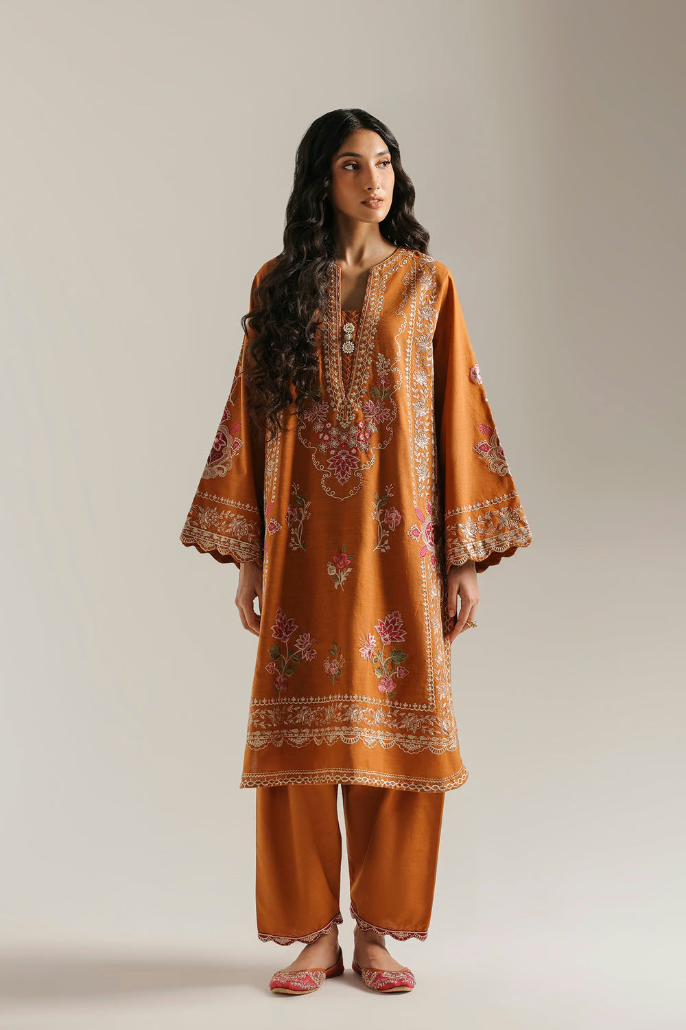 Ethnc Rozana '26 - EMBROIDERED SUIT | E4910-103-202