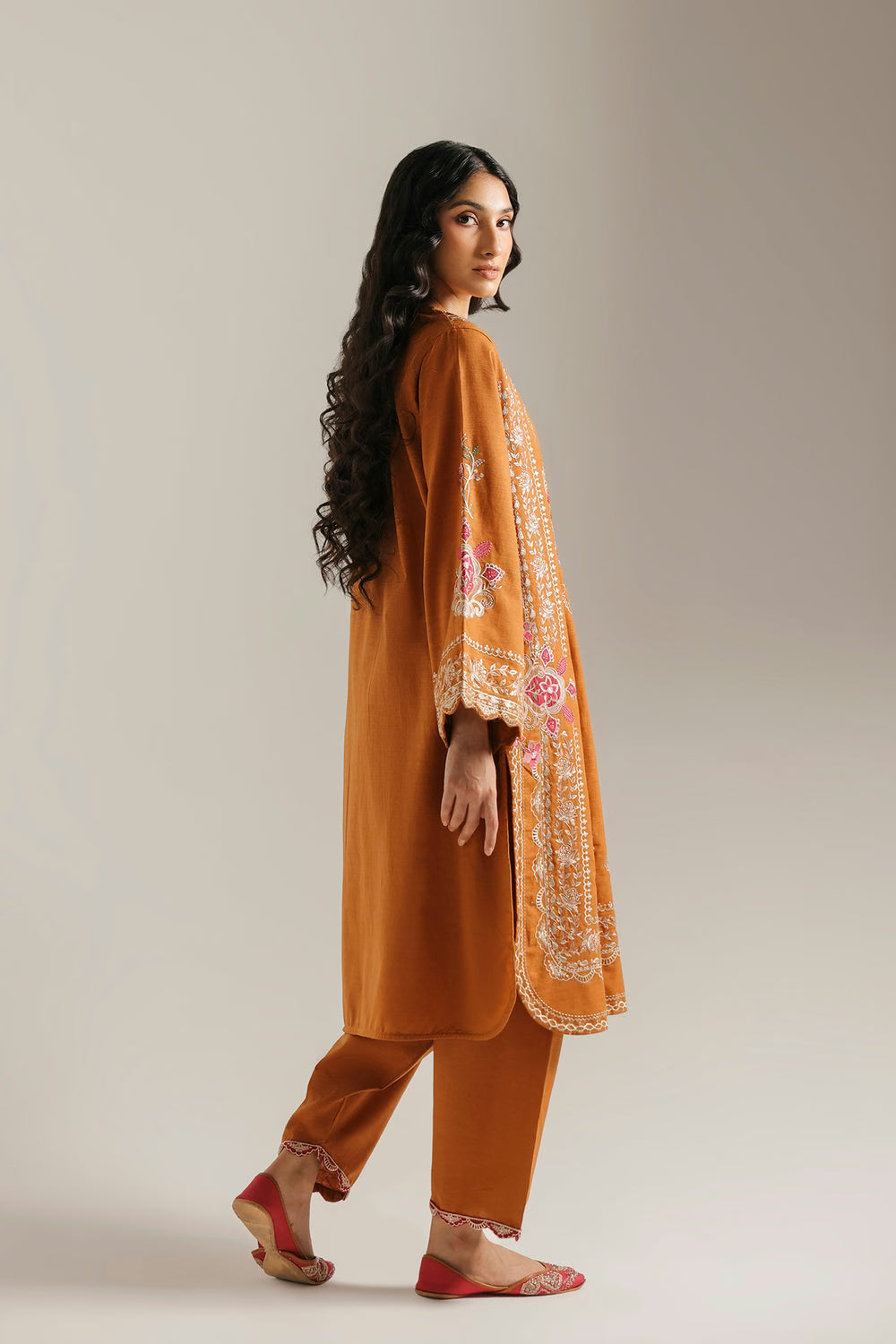Ethnc Rozana '26 - EMBROIDERED SUIT | E4910-103-202