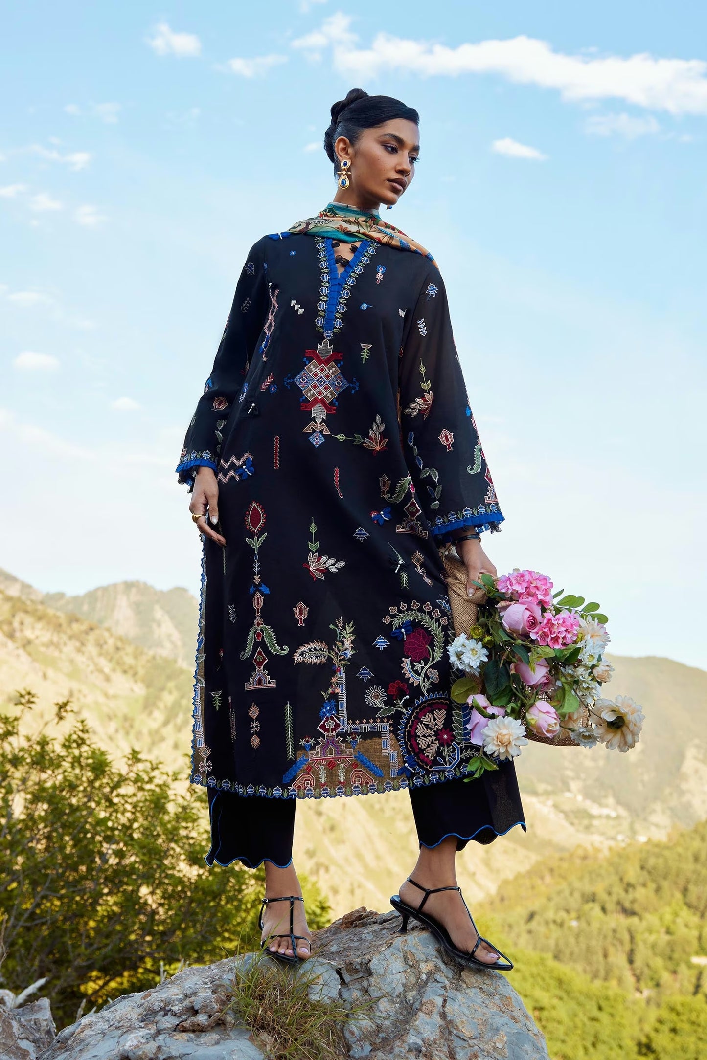 Sana Safinaz Unstitched Embroidered 3 Piece Muzlin Suit | M262-015b-cl