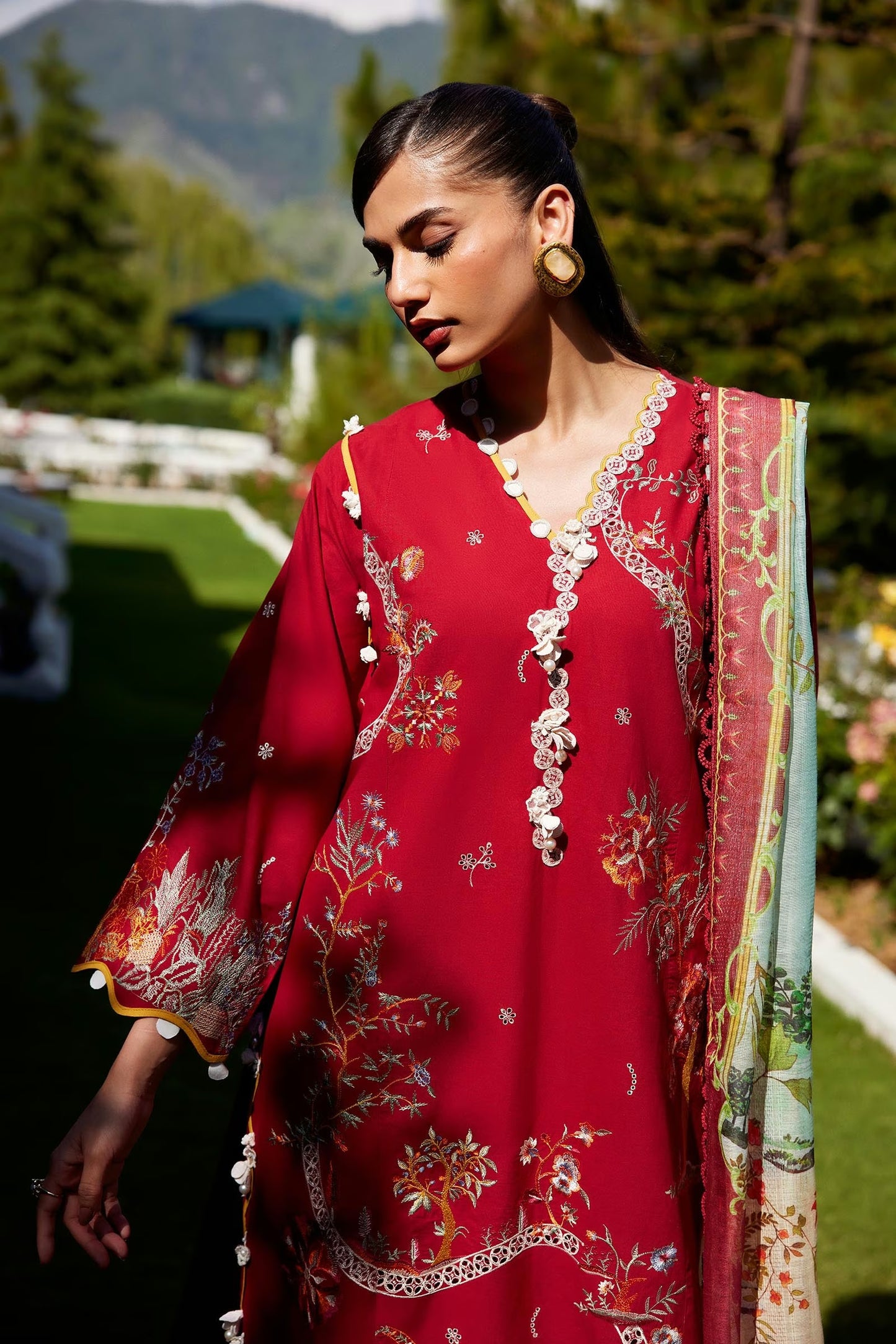 Sana Safinaz Unstitched Embroidered 3 Piece Muzlin Suit | M262-003b-ch