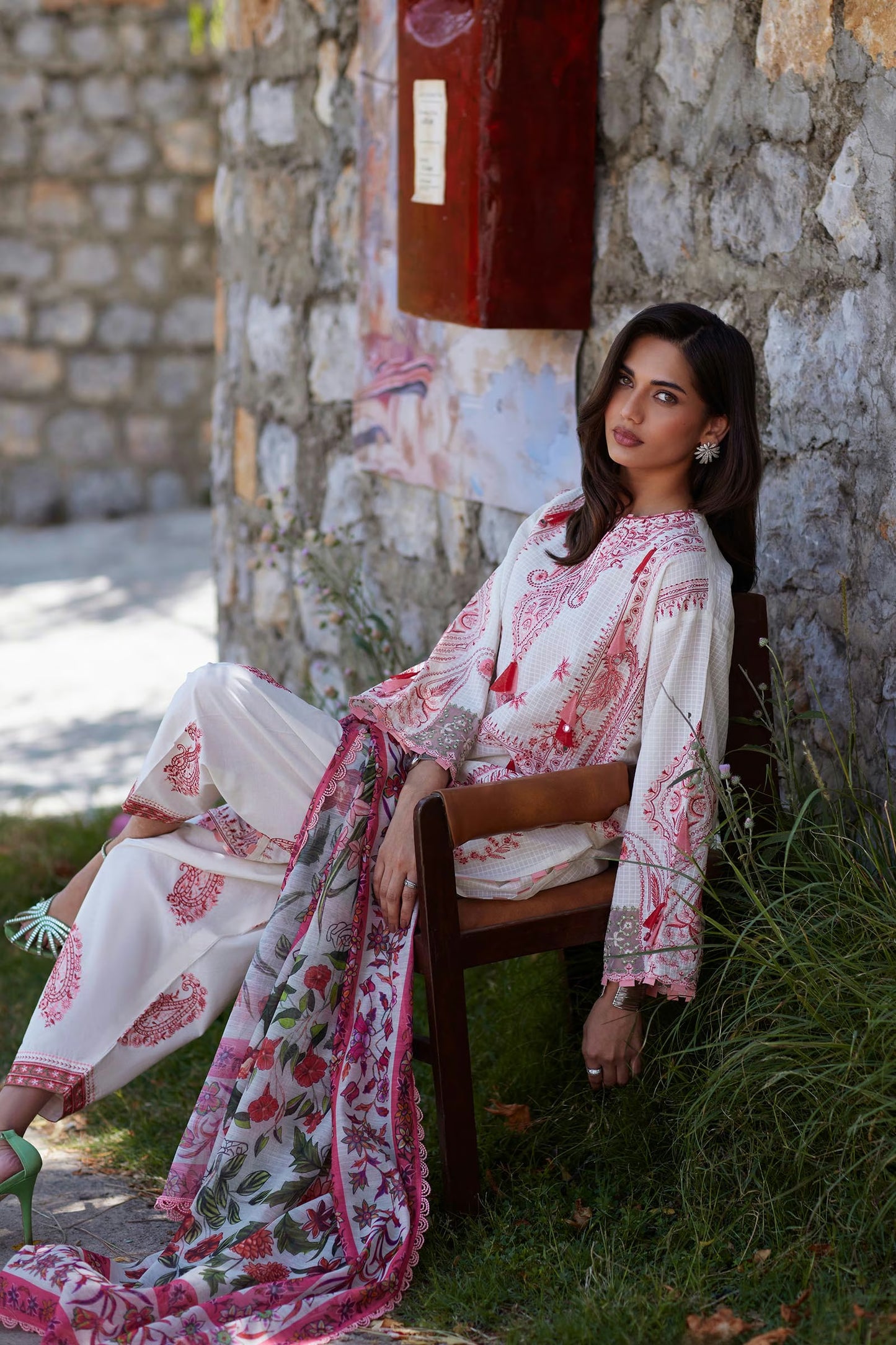 Sana Safinaz Unstitched Embroidered 3 Piece Muzlin Suit | M262-001a-cv
