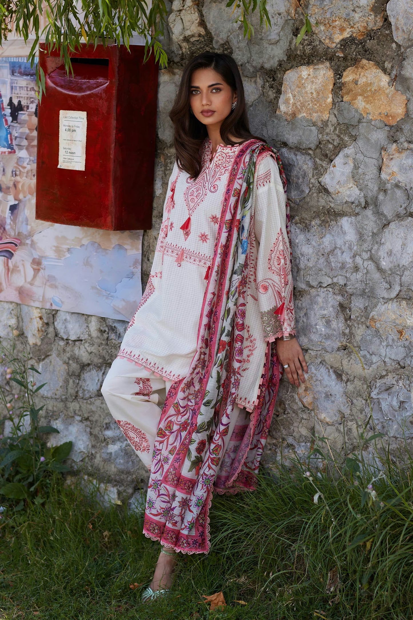Sana Safinaz Unstitched Embroidered 3 Piece Muzlin Suit | M262-001a-cv