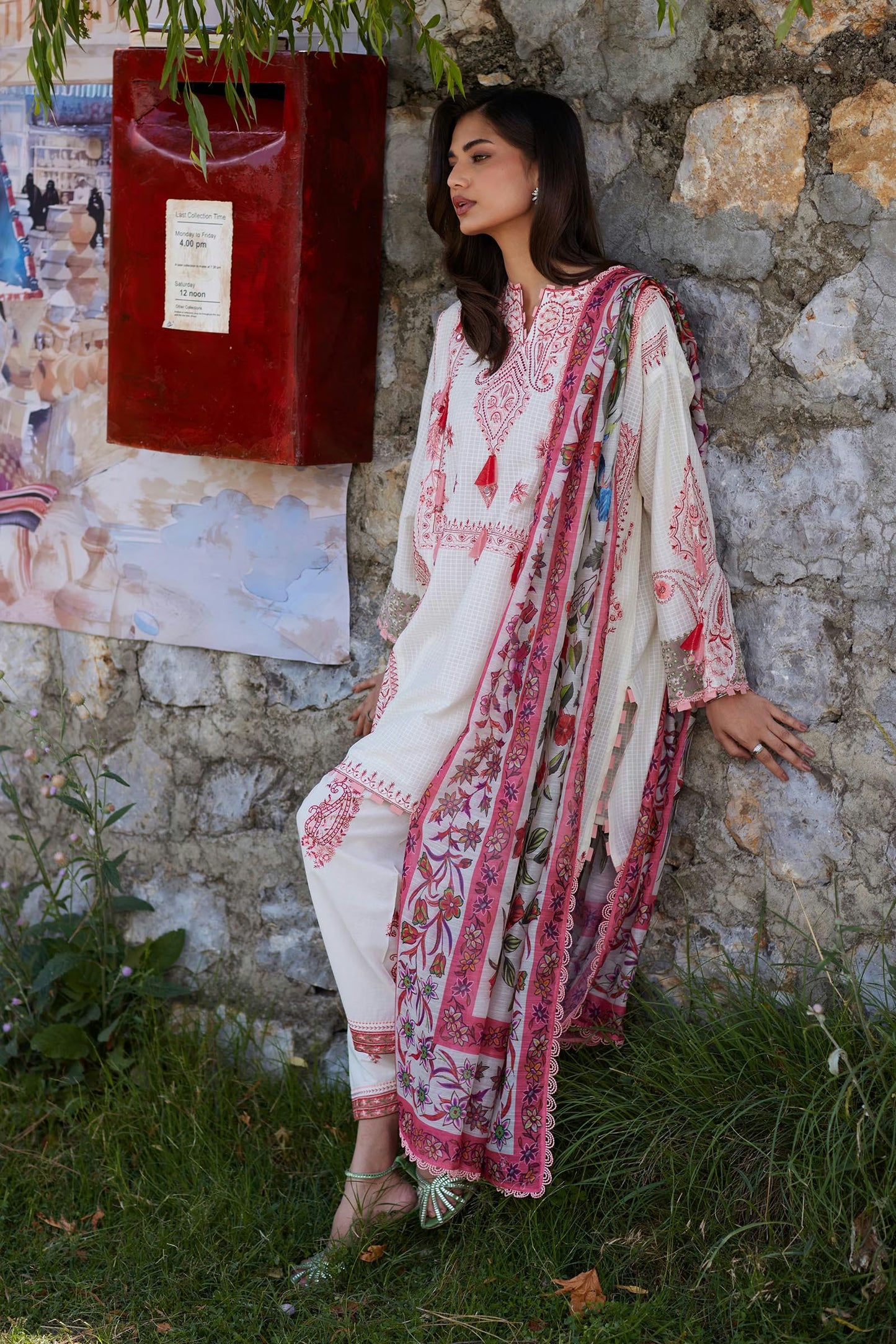 Sana Safinaz Unstitched Embroidered 3 Piece Muzlin Suit | M262-001a-cv