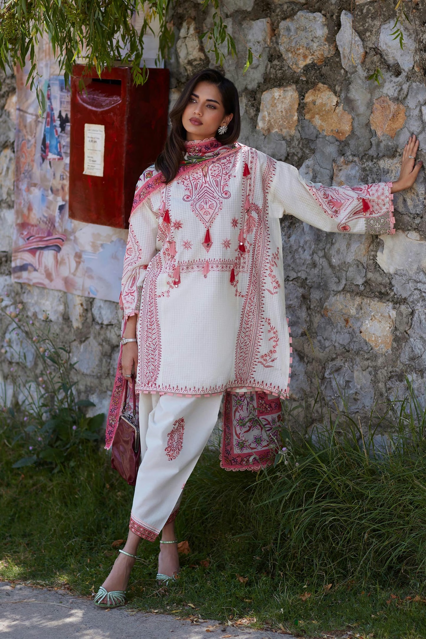 Sana Safinaz Unstitched Embroidered 3 Piece Muzlin Suit | M262-001a-cv