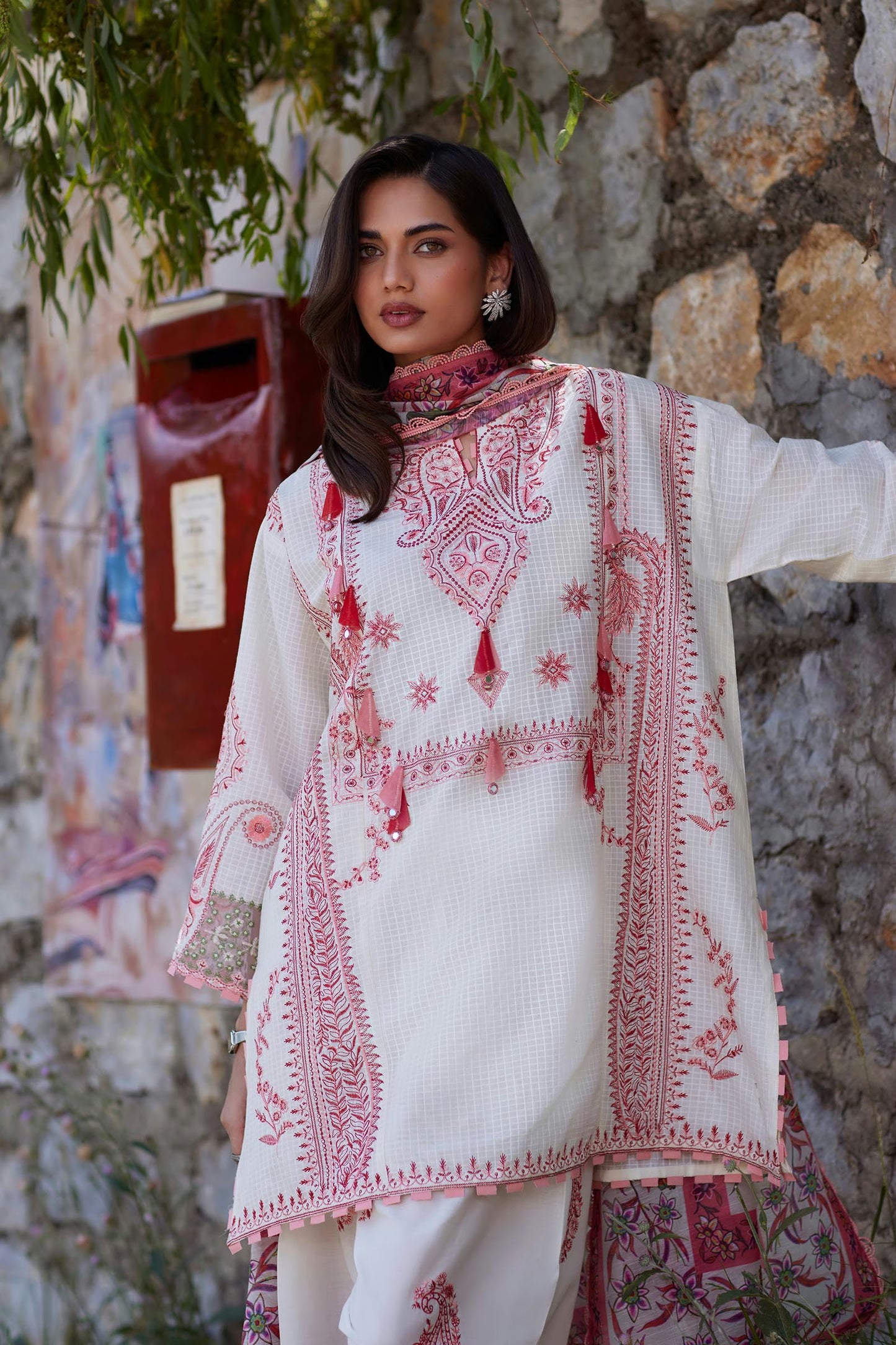 Sana Safinaz Unstitched Embroidered 3 Piece Muzlin Suit | M262-001a-cv