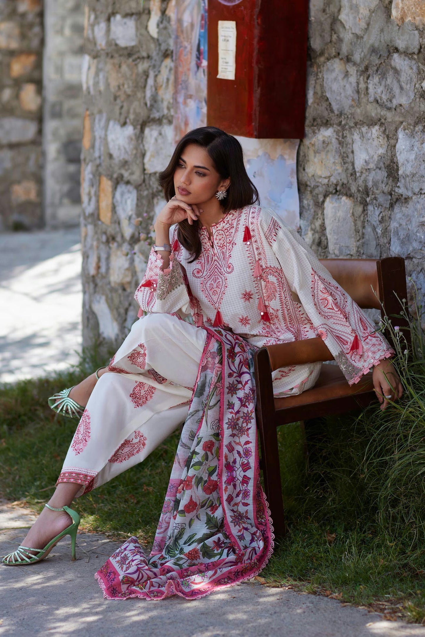 Sana Safinaz Unstitched Embroidered 3 Piece Muzlin Suit | M262-001a-cv